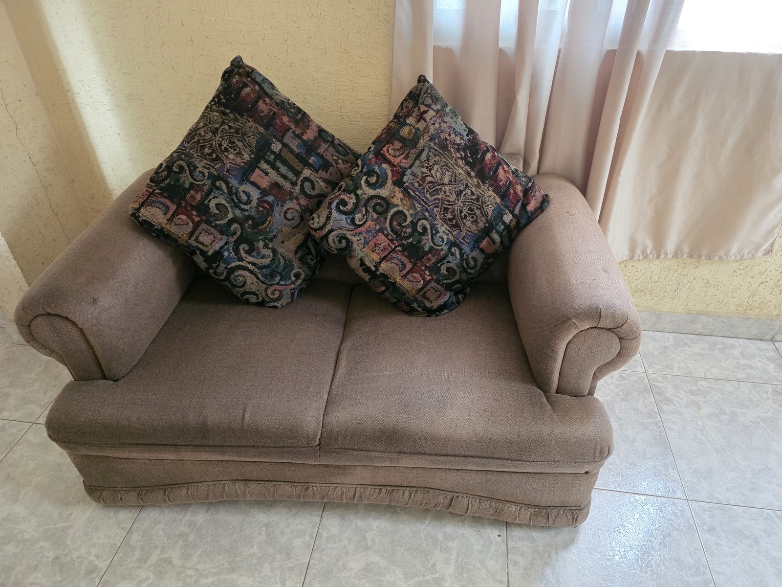 Sillas de comedor tapizadas, limpiadas
